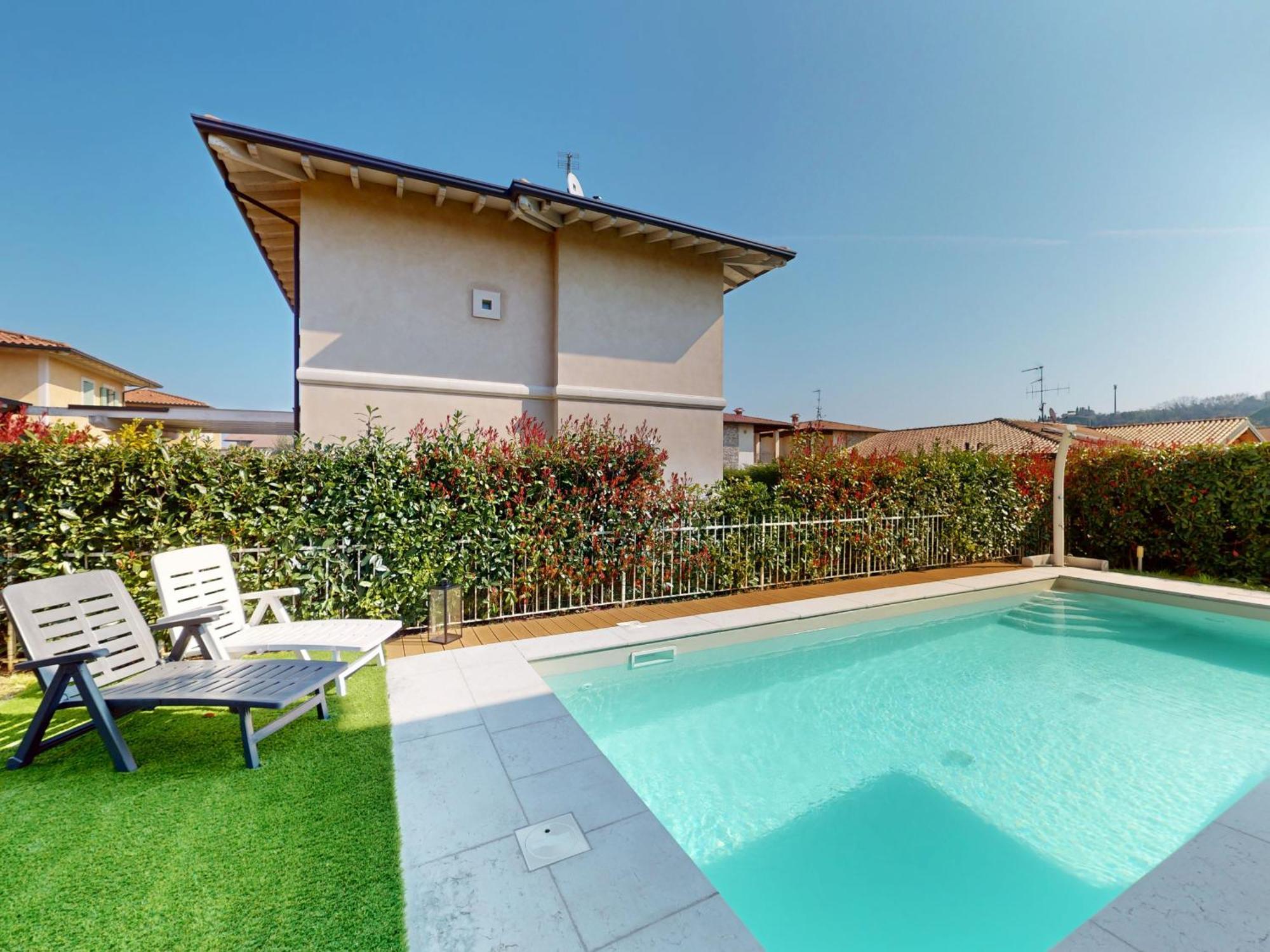 Villa Dolcevita By Bookinggardalake Manerba del Garda Bagian luar foto